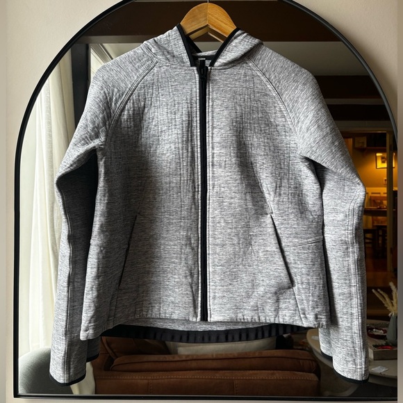 LULULEMON | City bound Hoodie | size 6-8 - Picture 4 of 8